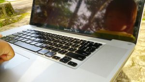 Barang Istimewa WTS MacBook Pro 17 Inch i7