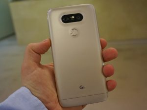 Tampak Belakang LG G5 dengan Fingerprint dan Dual Camera
