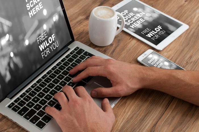 Bangun Malam atau Memang tidak bisa tidur? 1 MacBook iPad dan iPhone