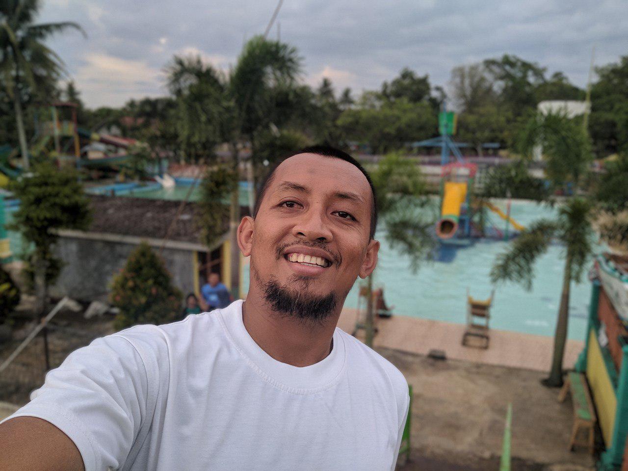 Beramal Sambil di Potret