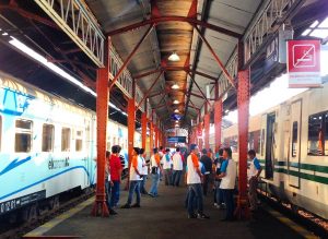 Di Stasiun Tawang Semarang