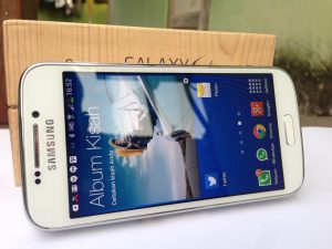 Layar Istimewa Galaxy S4 Zoom