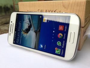 Layar Terang dan nyaman di Outdoor Galaxy S4 Zoom
