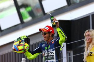 Valentino Rossi bahagia Selebrasi Podium Silverstone MotoGP 2014