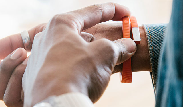 Cara Soft Reset dan Hard Rest Jawbone UP24 1 Jawbone UP24 warna Merah