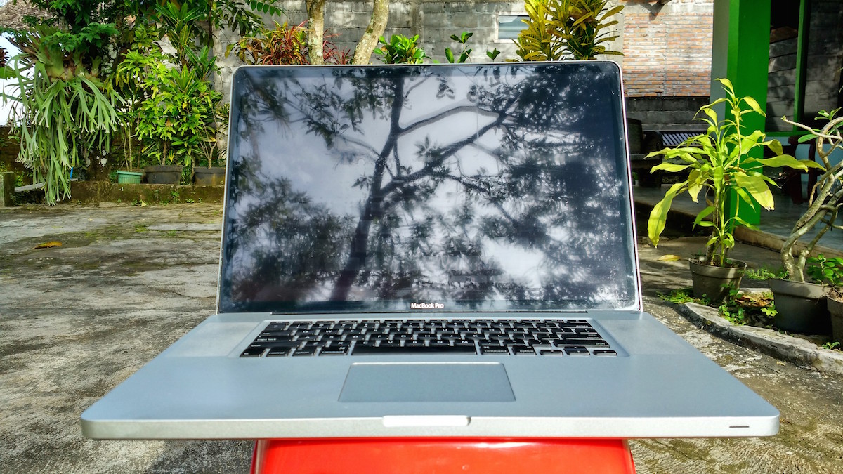 WTS: MacBook Pro 17″ i7 Late 2011 Edisi Spesial