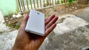 Sisi belakang Xiaomi RedMi 2 baru