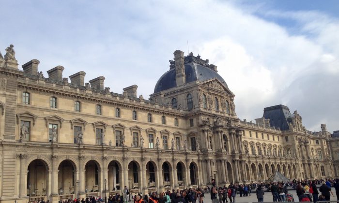 Berada di Tempat-tempat Hebat 1 Bangunan di Kota Paris