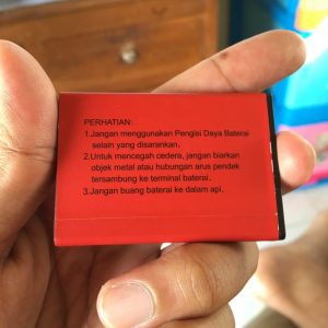 Cara Mudah Aktivasi Modem Smartfren 4G LTE Andromax M2Y 2 Sisi belakang Baterai Smartfren Modem 4G LTE M2Y