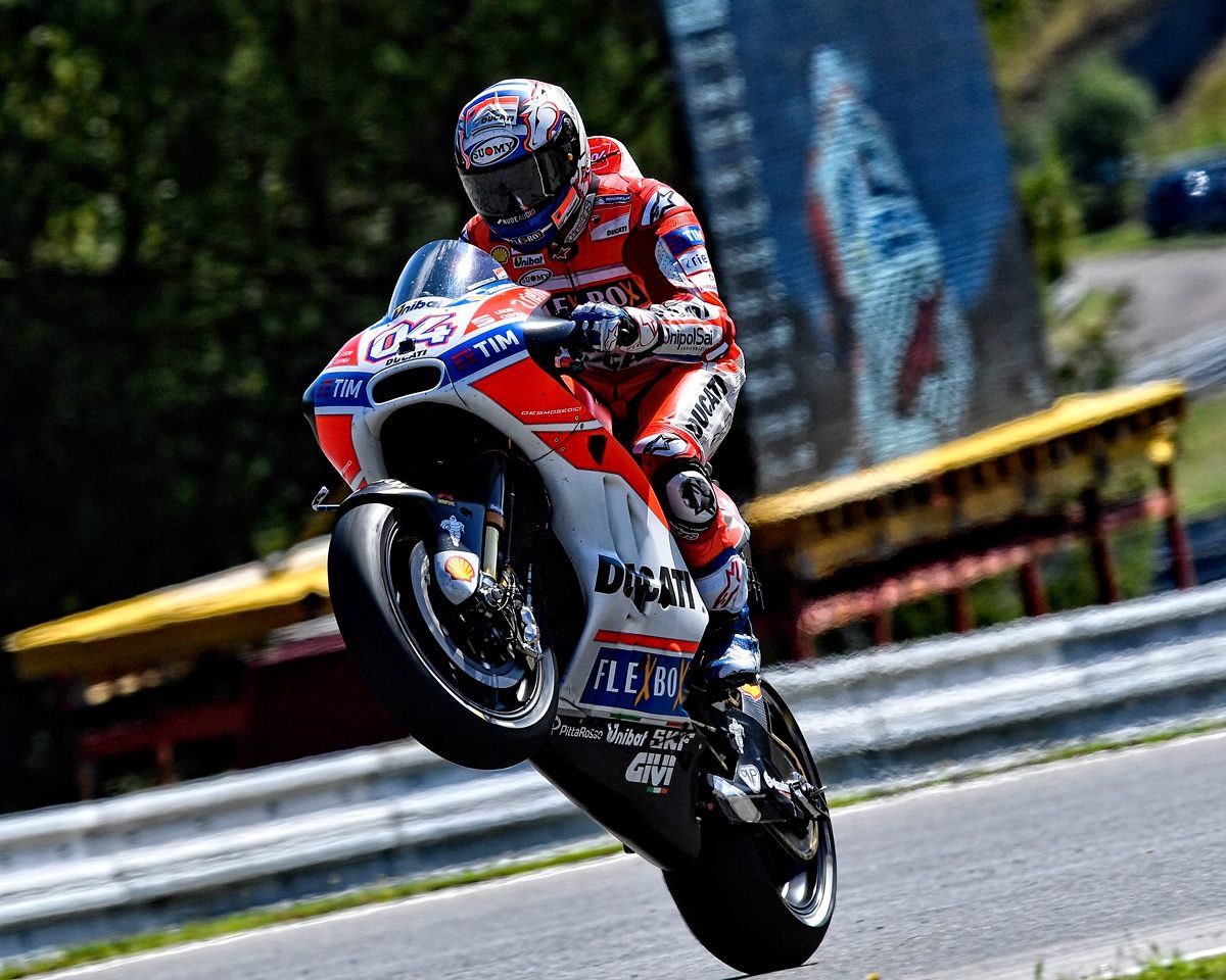 Keren Ducati @AndreaDovizioso Juara #AustrianGP 2017