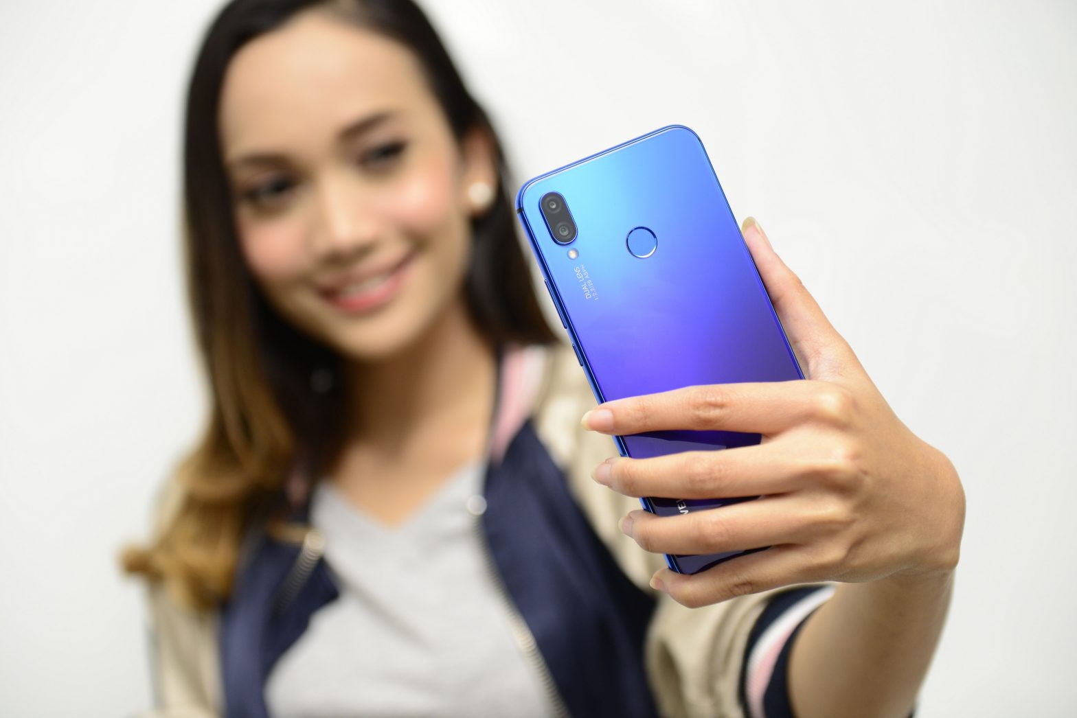 Huawei Nova 3i Ponsel yang Cocok Buat Netizen Indonesia