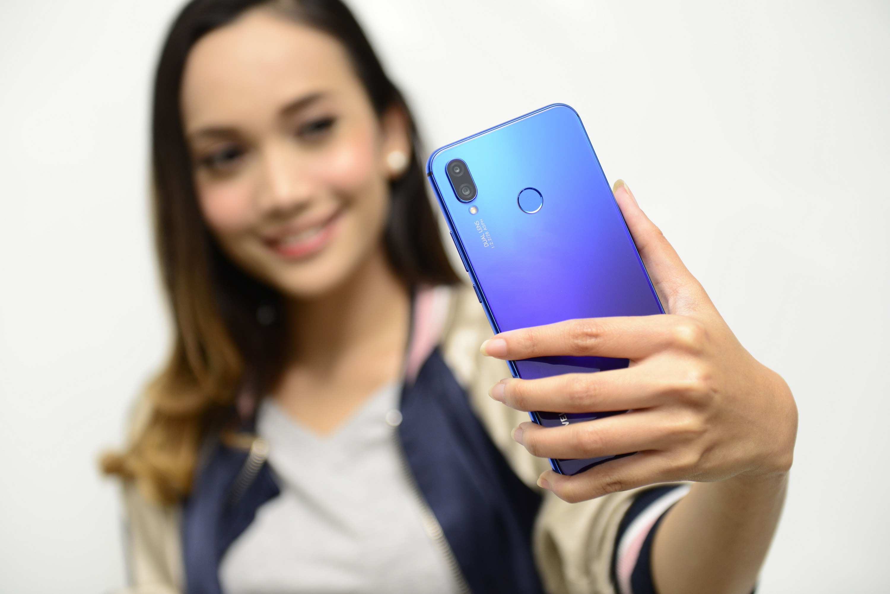 Huawei Nova 3i Warna Biru Gradient Keren