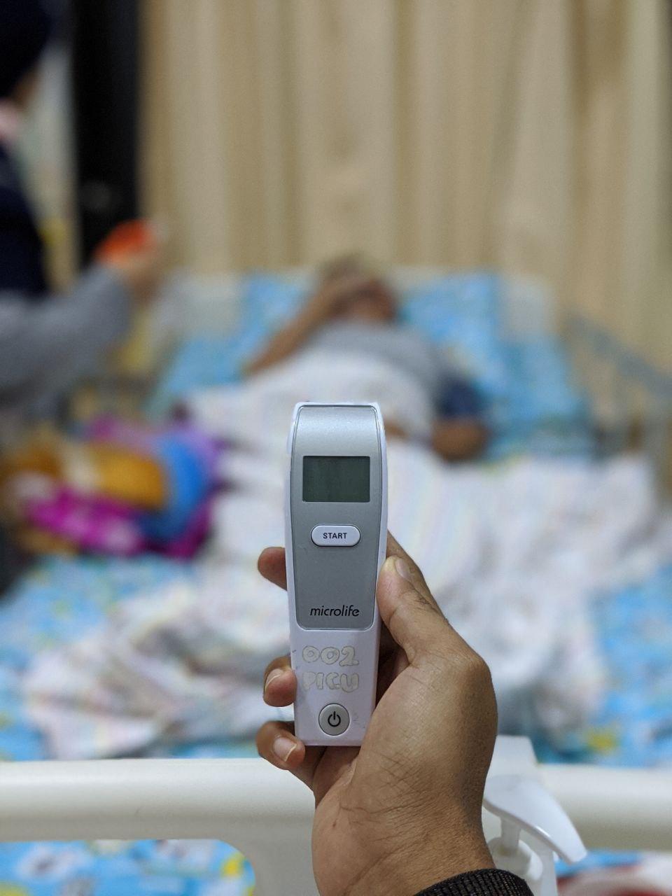 Merawat Pasien Demam Dengue (Demam Berdarah)
